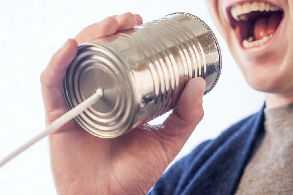 Person speaking in a improvised mic